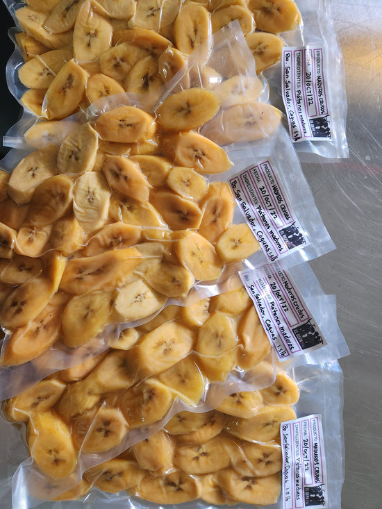 platanos maduros deshidratado y empacado para distribuir desde la Cocina programa del Departameto de la Comida